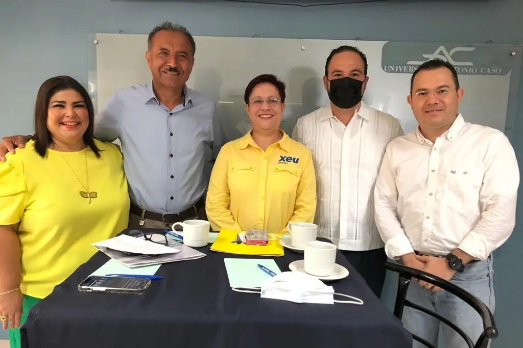 Imagen Hacen foro “Líderes de opinión” en Veracruz 