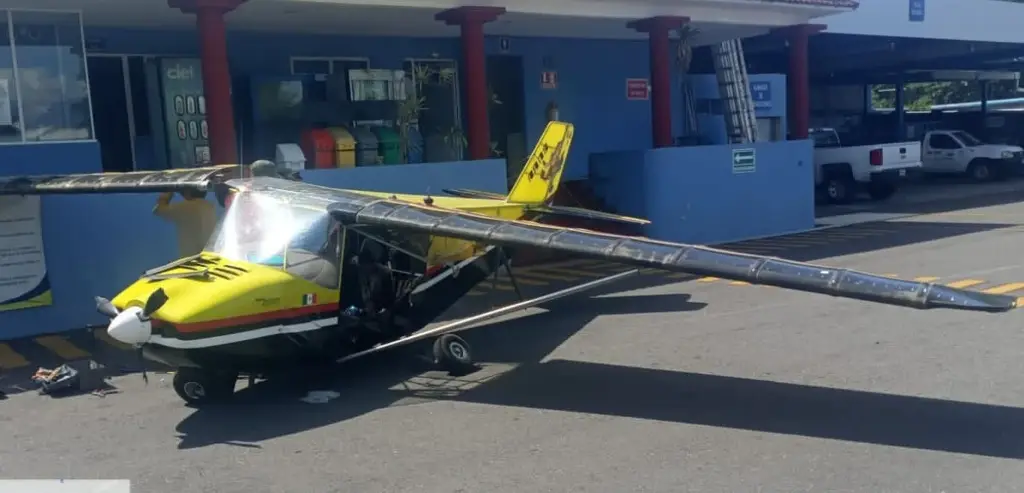 Imagen Falla mecánica obligó a piloto a aterrizar avioneta en Córdoba; no se reportan lesionados: SSP 