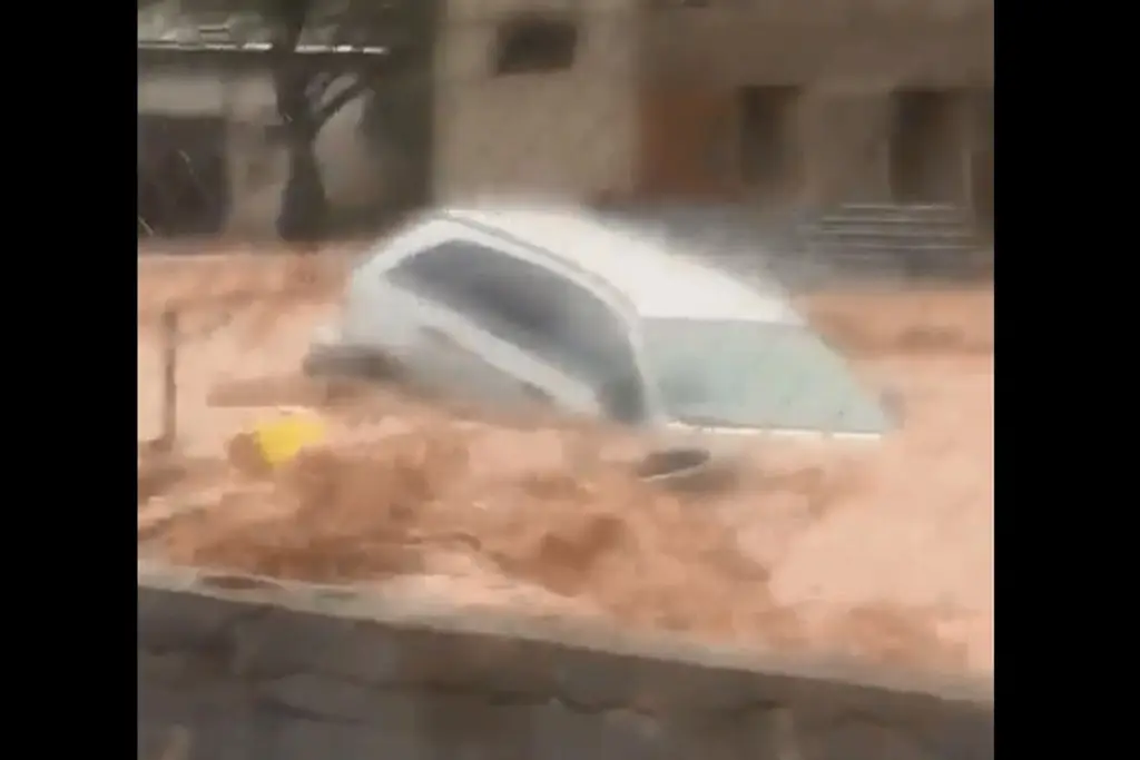 Imagen Deja tres muertos tormenta en Sonora; corriente arrastró personas y vehículos (+Video)