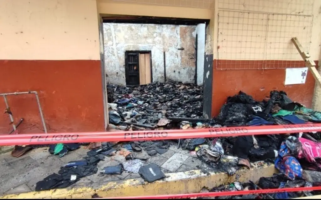 Imagen Tras incendio, Ayuntamiento de Zongolica exigirá a comercios su Plan interno de PC