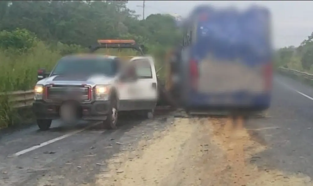 Imagen Cierre vial por accidente en autopista Las Choapas-Raudales