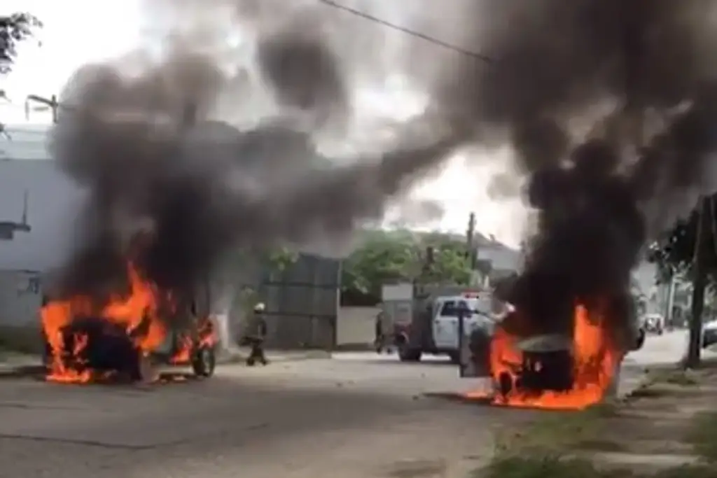 Imagen Queman patrullas de la Policía Estatal en Coatzacoalcos, Veracruz 