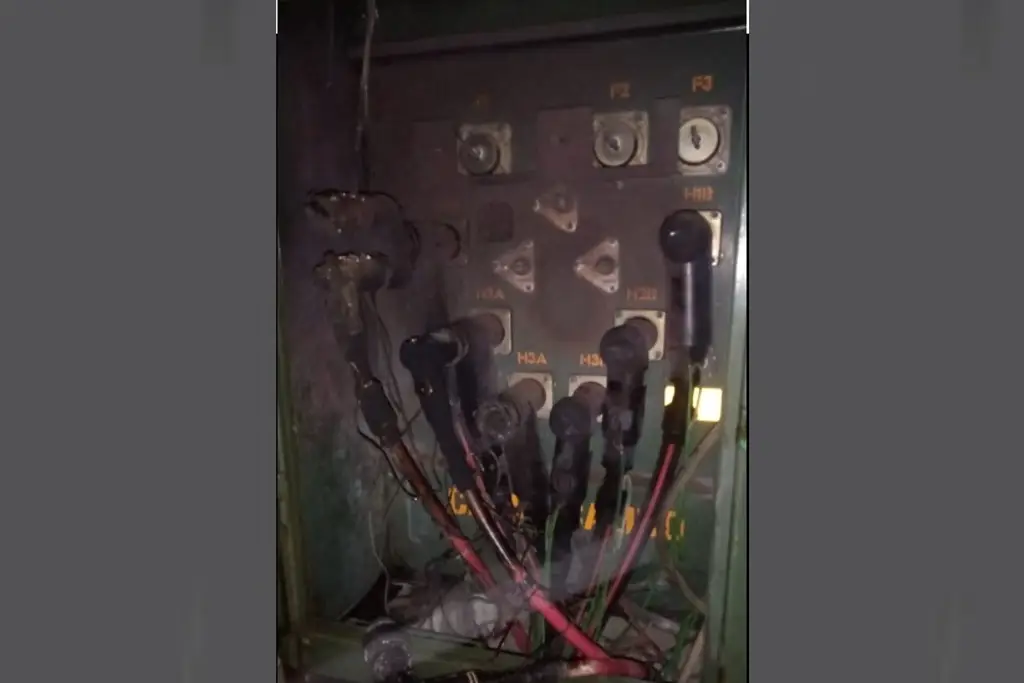 Explota y se quema registro de CFE en callejón de Ocampo; sin luz toda ...