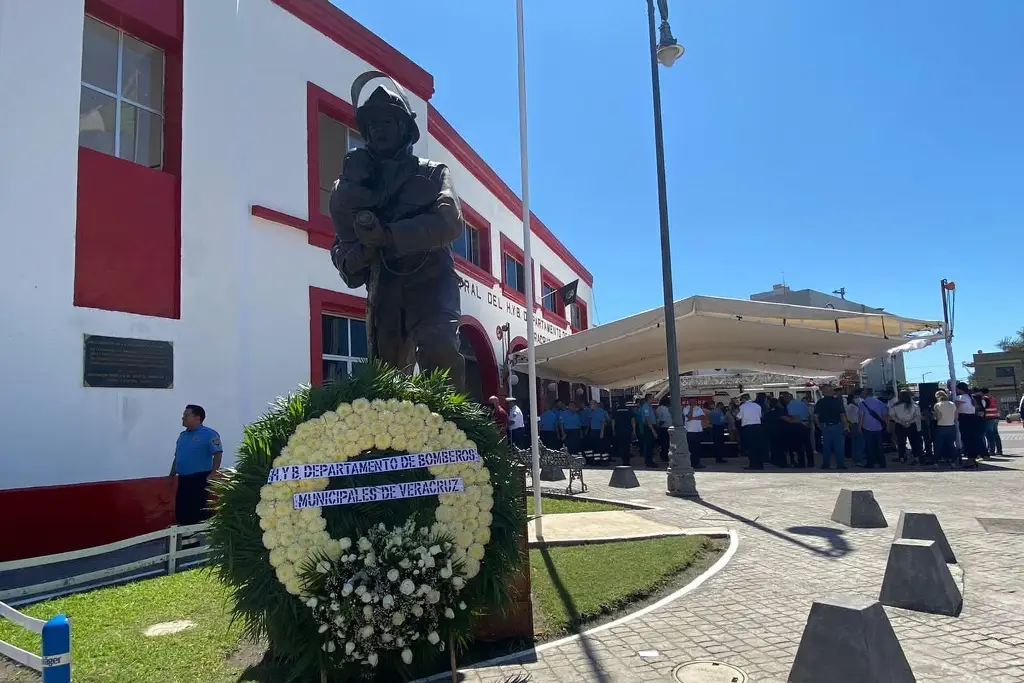 Imagen Conmemoran el Día del Bombero en Veracruz con un bono para los elementos (+Video)