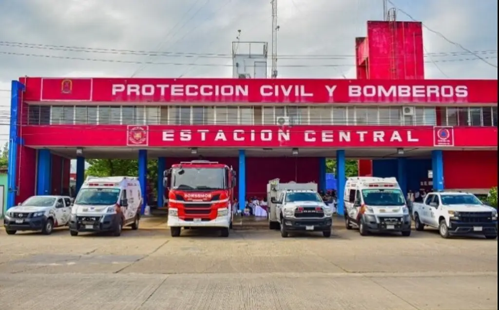 Imagen Amado Cruz reconoce la importancia de los bomberos de Coatzacoalcos