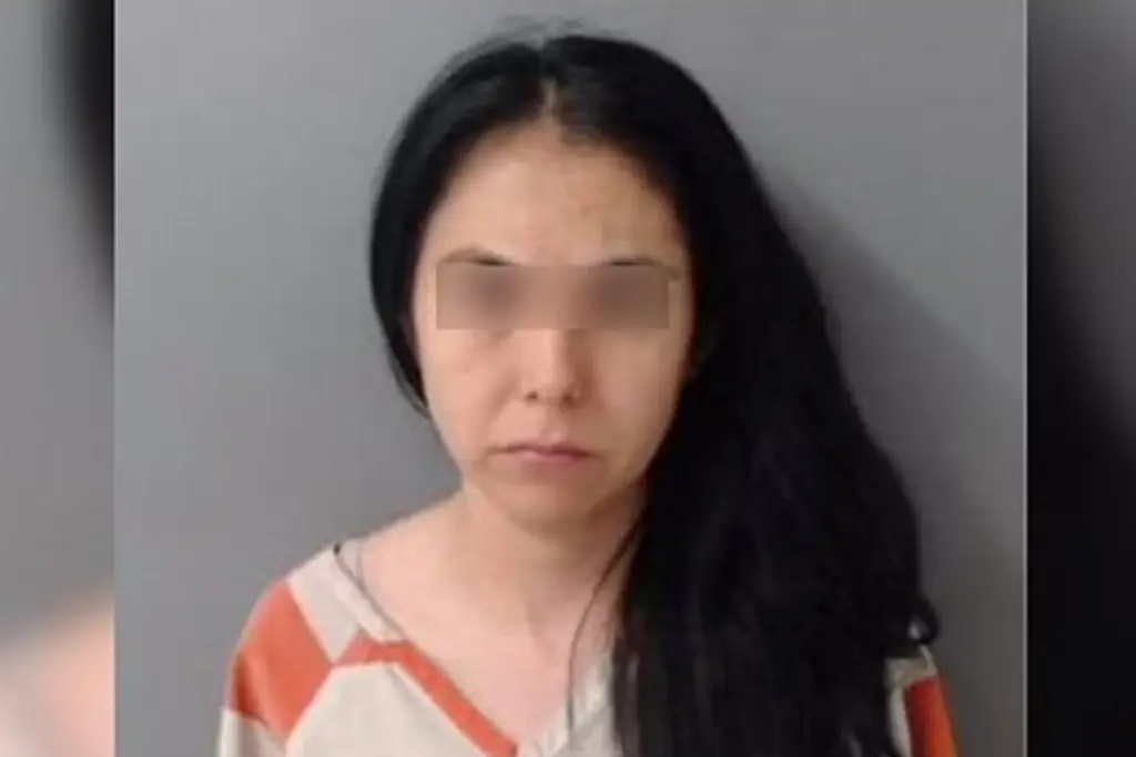Detienen a hija de alcalde morenista con pistolas y miles de dólares en ...