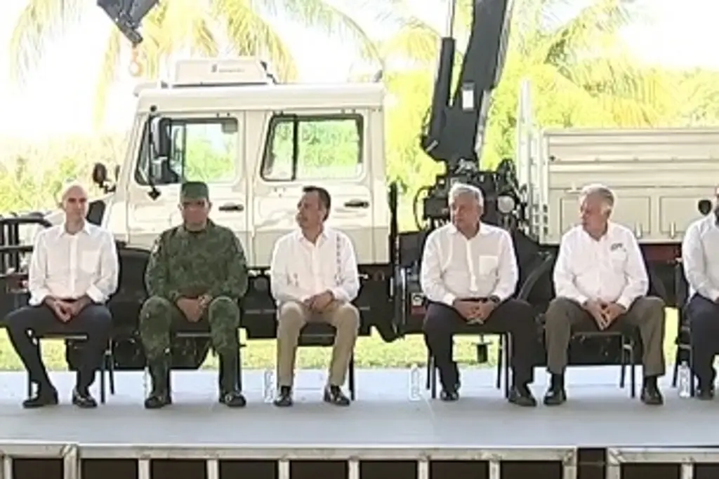 AMLO arranca gira de fin de semana en Cosoleacaque, Veracruz - xeu ...