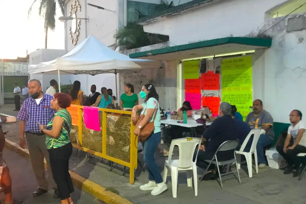 Imagen No pueden iniciar clases en la “José Azueta” de Boca del Río