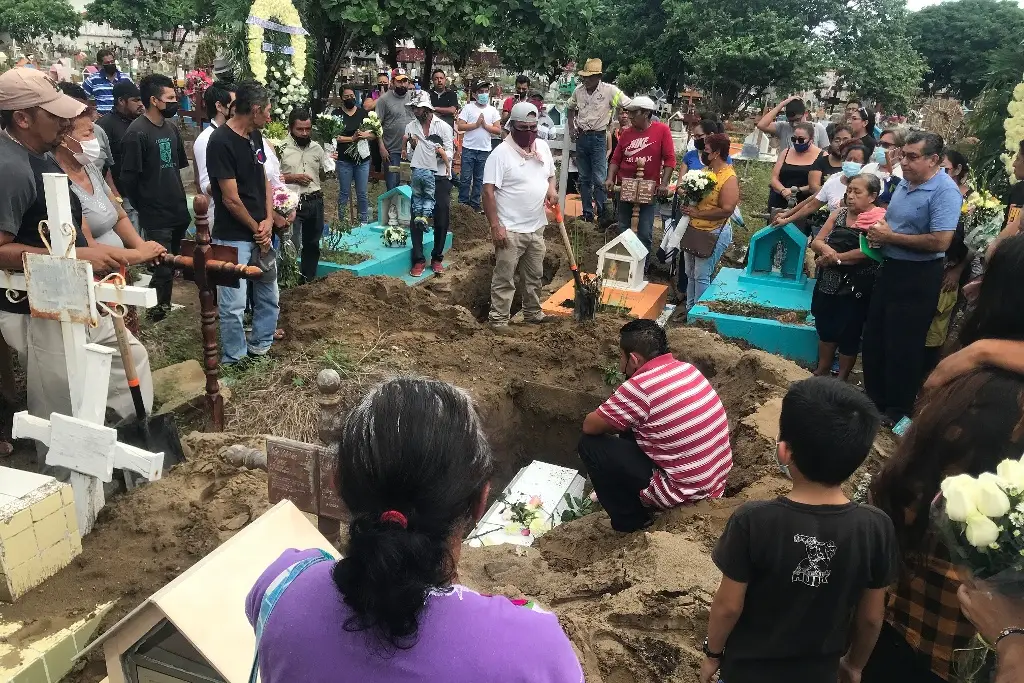 Adiós a Luis Alberto y Camila, padre e hija que murieron embestidos por  tráiler en Veracruz - xeu noticias veracruz