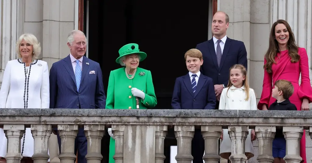 Imagen Llegan los 4 hijos de la reina Isabel a Balmoral, ante preocupaciones de mala salud