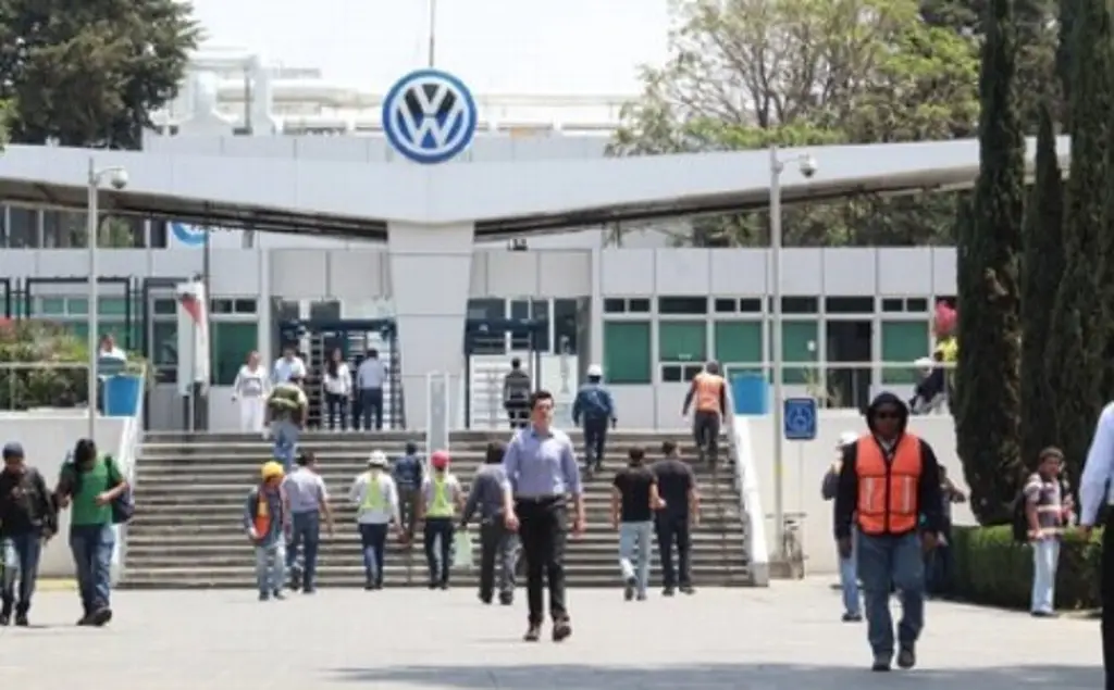 Imagen Trabajadores de Volkswagen aceptan el incremento salarial del 11%