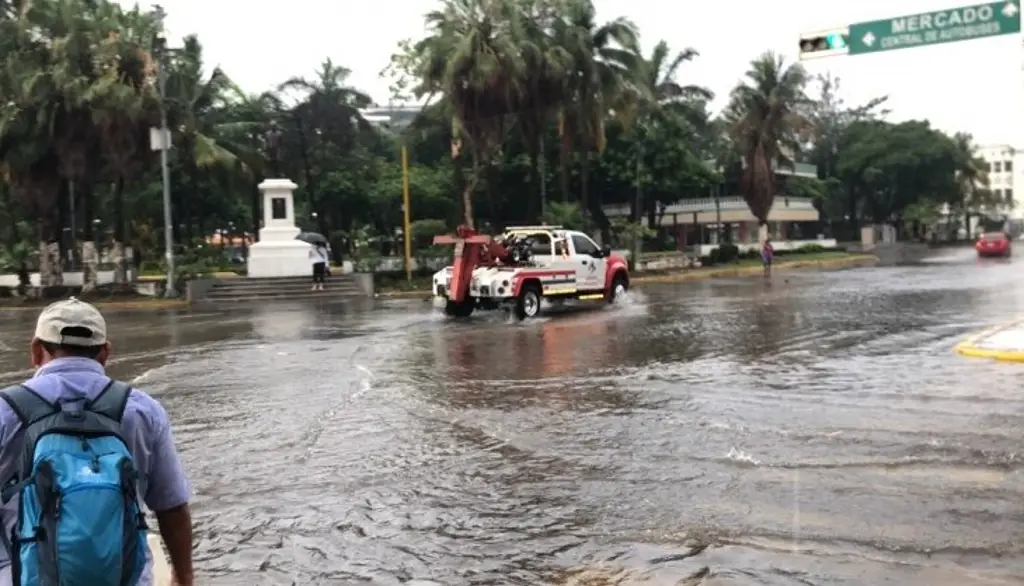 Imagen  Alerta Gris para tomar precauciones por potencial de lluvias y tormentas que continuará en Veracruz