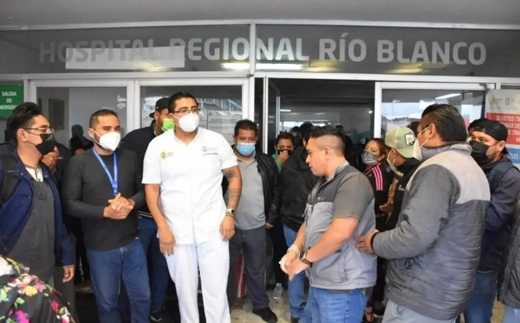 Imagen Despiden a 27 trabajadores del Hospital de Río Blanco que lucharon contra COVID-19