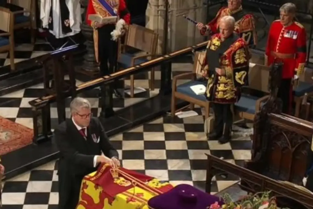 Imagen Termina funeral de reina Isabel II; féretro a la cripta real (+Video)