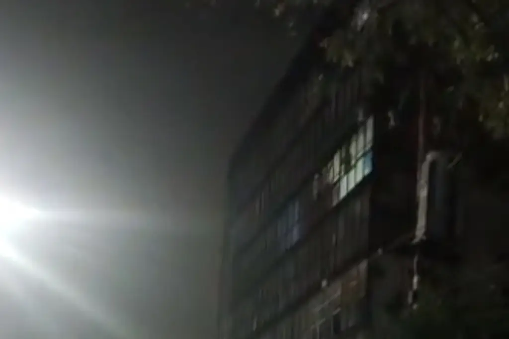 Imagen Captan cómo edificio se mueve de un lado a otro durante sismo esta madrugada (+Video)