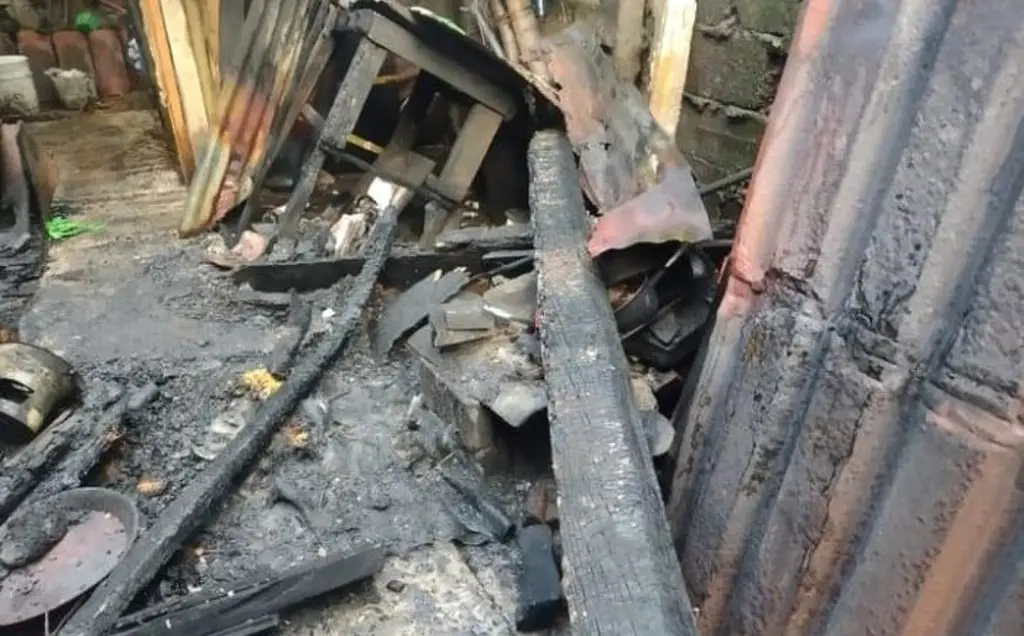 Imagen Hombre de la tercera edad pierde su casa tras incendio 