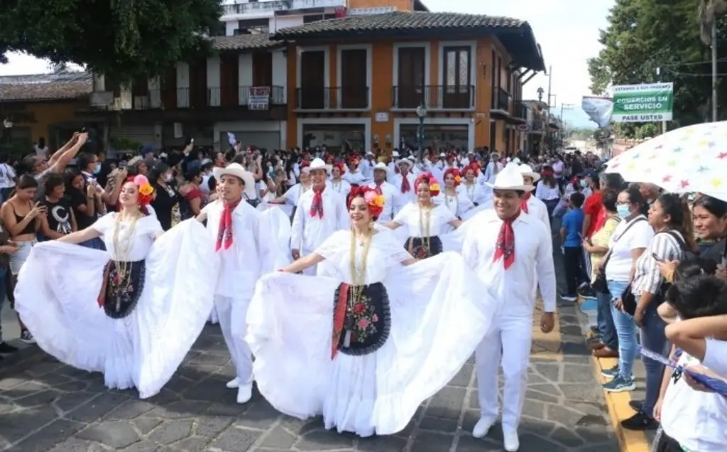 Imagen El Son Jarocho se vive, se baila y se canta en Coatepec Pueblo Mágico