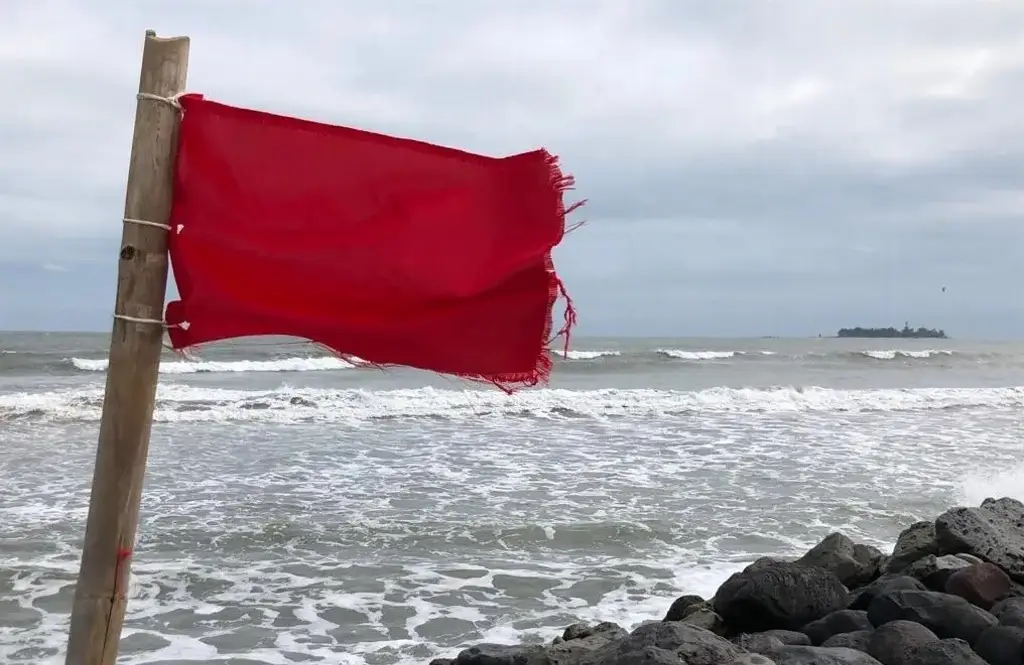 Imagen Hasta esta fecha habrá bandera roja en playas de Boca del Río