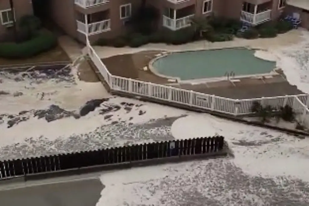 Imagen Se sale el mar en Carolina del Sur tras llegada del huracán 'Ian' (+Video) 
