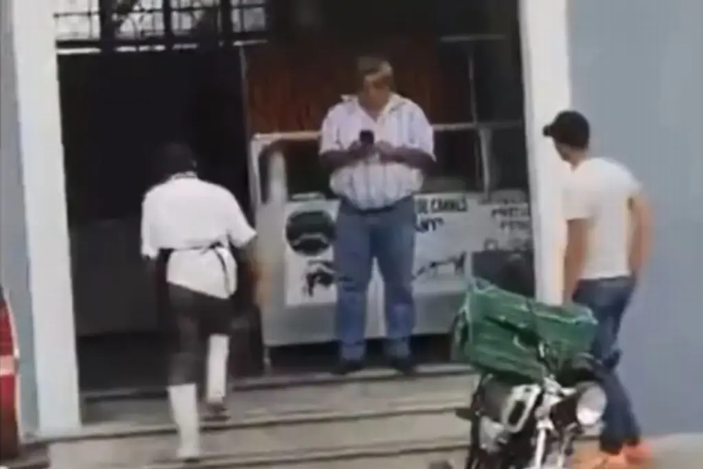 Imagen Empleado de carnicería dispara a perrito que buscaba comida (+Video)