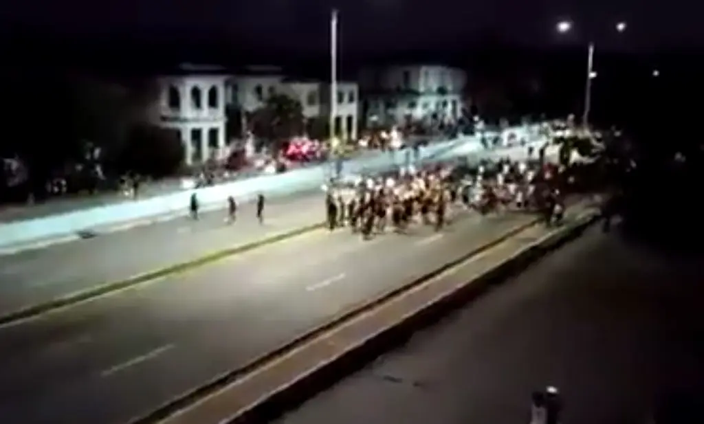 Imagen Cientos protestan en Cuba por apagón tras paso de Ian
