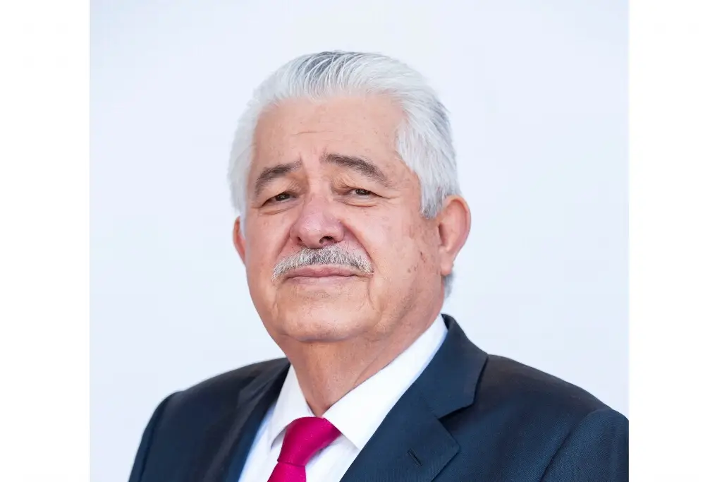 Imagen ¿Quién es Alejandro Esquer, el secretario de AMLO señalado en el libro 'El Rey del Cash'?