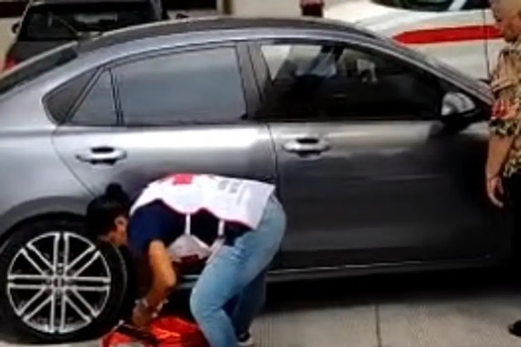 Imagen Se desmaya abogada que denunciaba deplorables condiciones en juzgados de Cardel