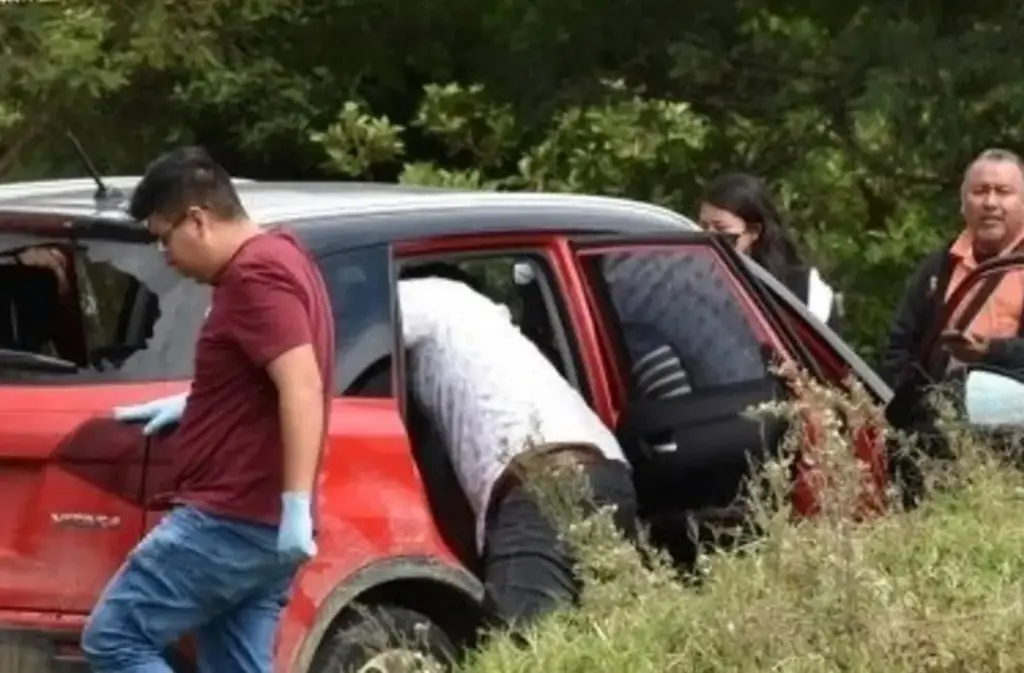 Imagen Identifican a hombre asesinado al interior de su camioneta en autopista de Veracruz 