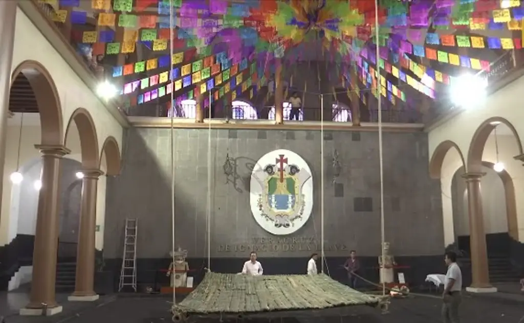 Imagen Ponen altar de Día de Muertos en palacio de gobierno de Veracruz