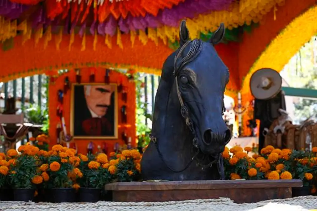 Imagen Con altar por Día de Muertos recuerdan a Vicente Fernández (+Fotos)