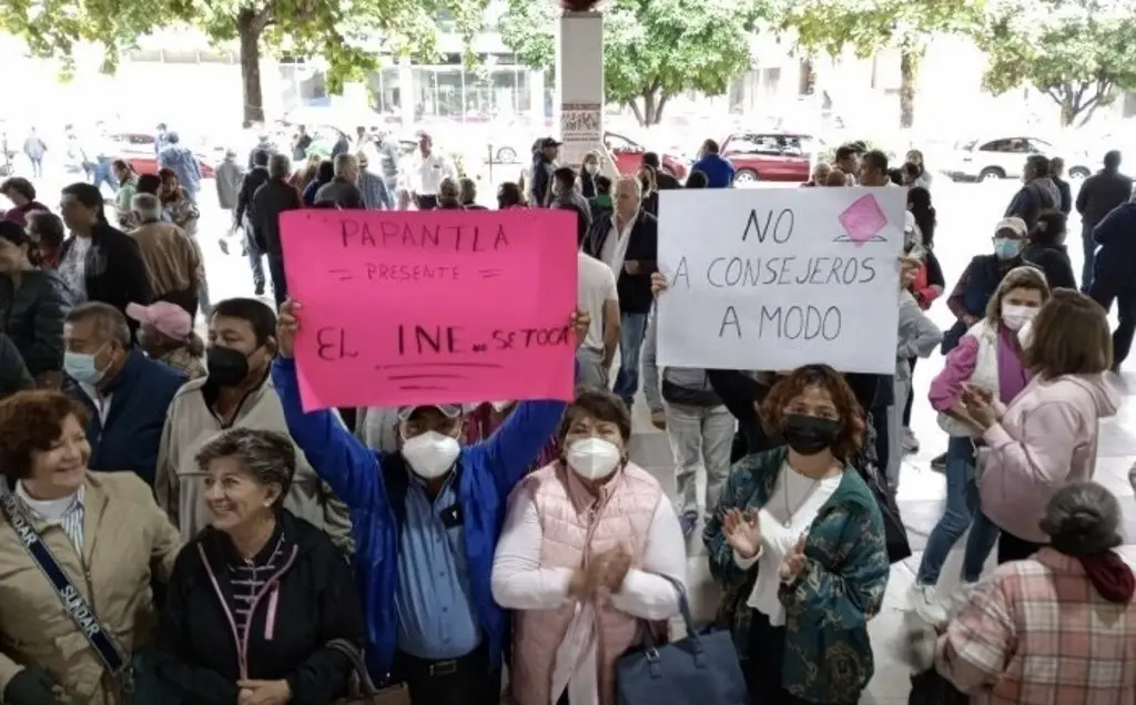 Imagen En Poza Rica, así fue la marcha en defensa del INE