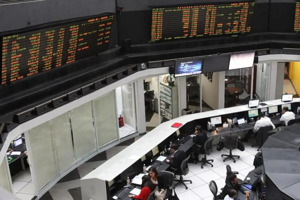 Imagen Bolsa mexicana pierde 0.21%; suma tres caídas consecutivas en la semana