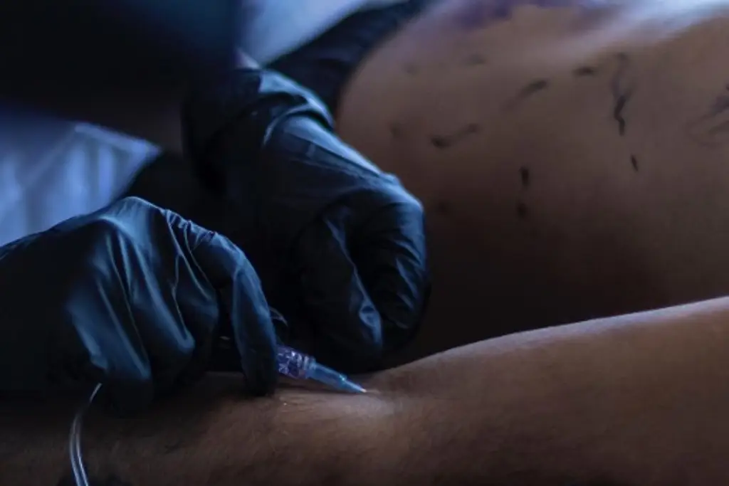 Imagen Famoso rapero se anestesia 8 horas para tatuarse en honor a su hermano