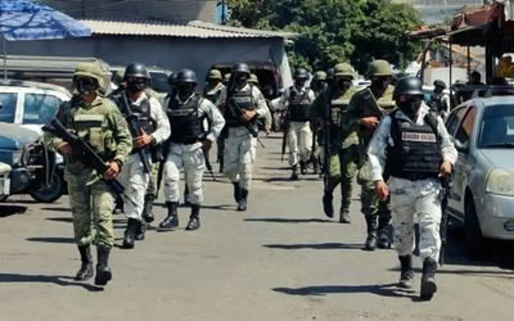 Imagen Frena juez compra de miles de cascos para Guardia Nacional
