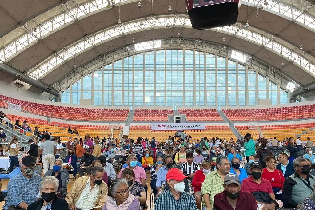 Imagen Realizan pago de pensiones a adultos mayores de Veracruz