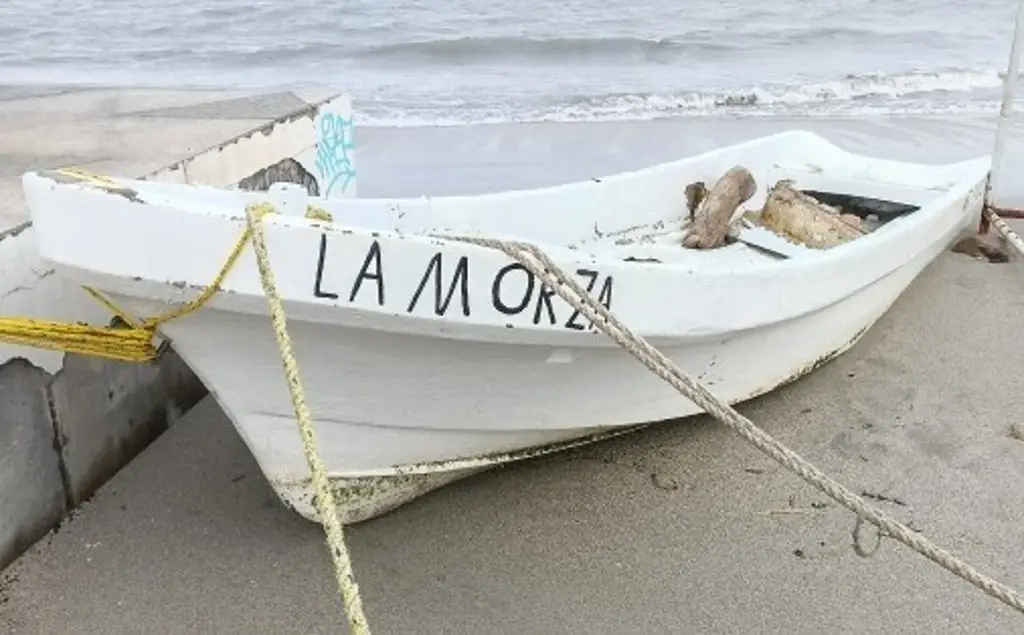 Imagen Marejada destruye lancha pesquera en Veracruz