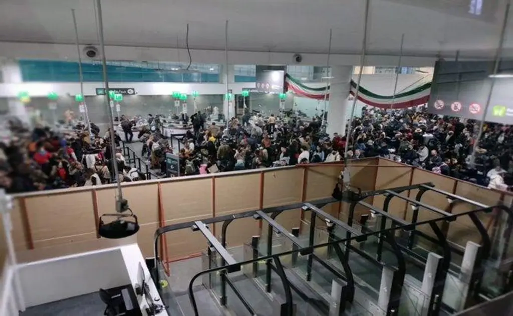 Imagen Caos en aeropuerto de CDMX por falla y vuelos retrasados por niebla