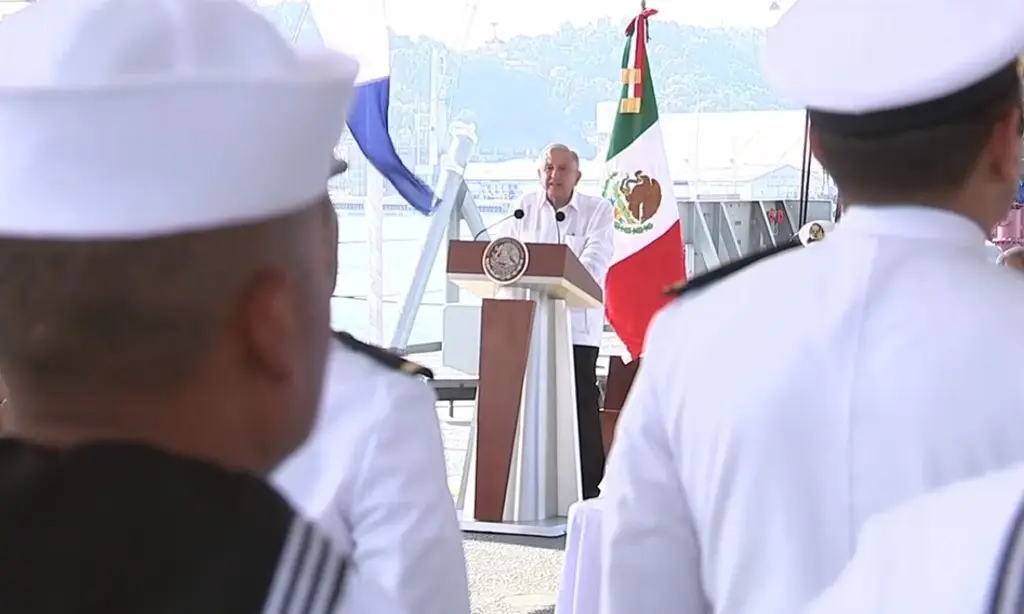Imagen AMLO conmemora el Día de la Armada de México en Manzanillo, Colima 