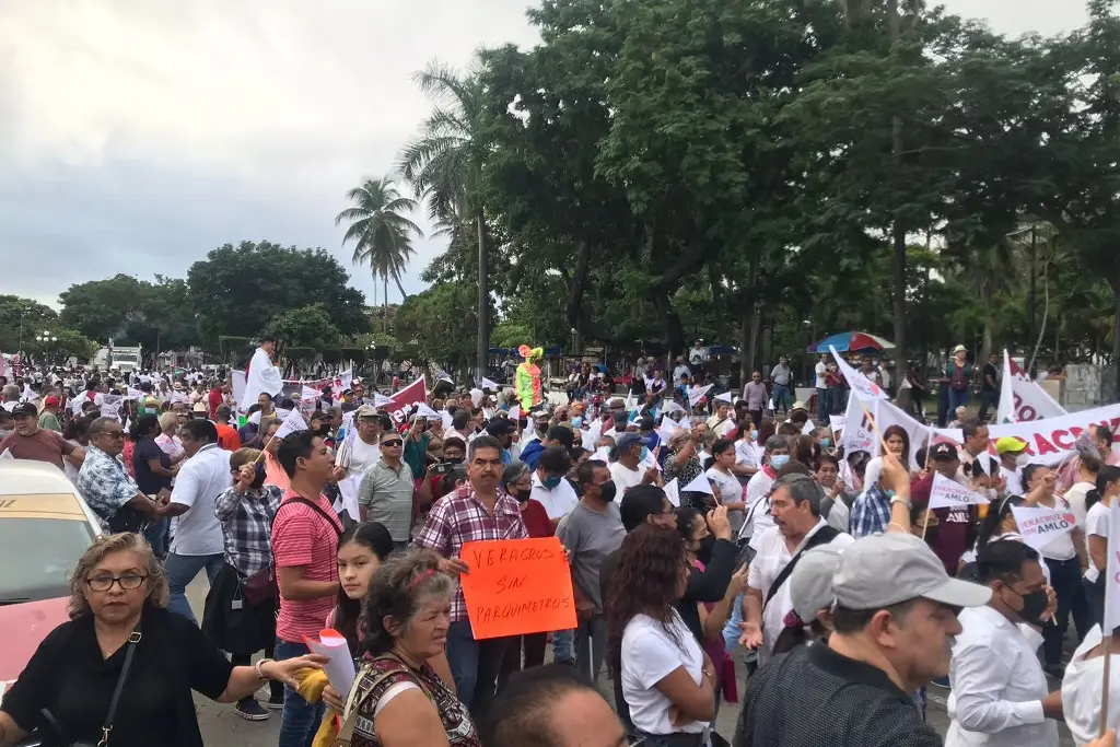 Marchan a favor de AMLO en Veracruz