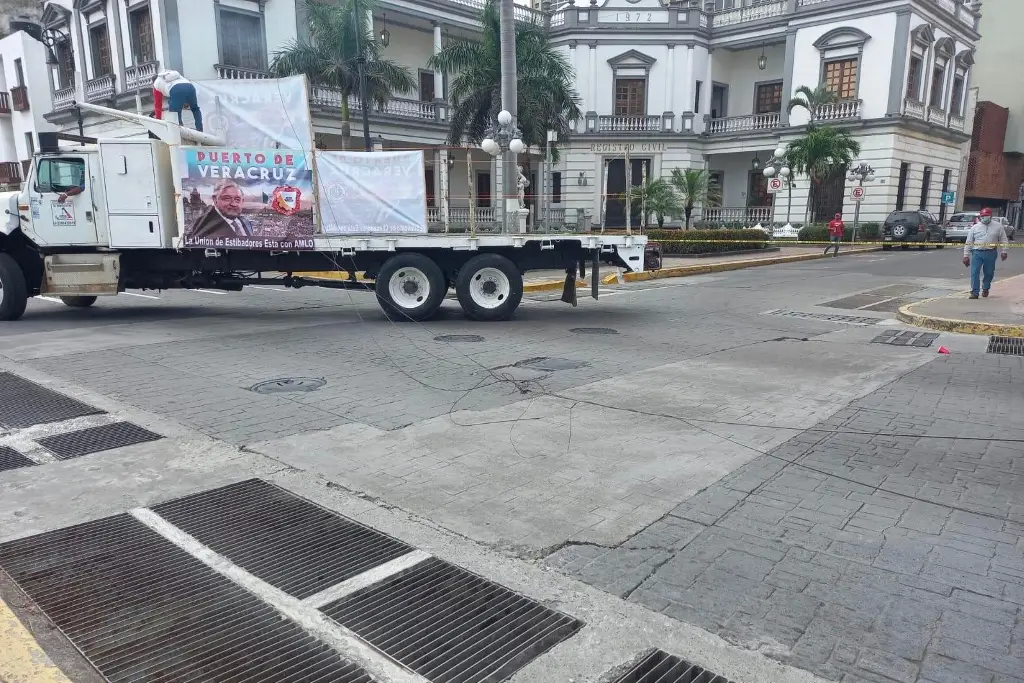 Trailer que participaba en caravana pro AMLO en Veracruz termina