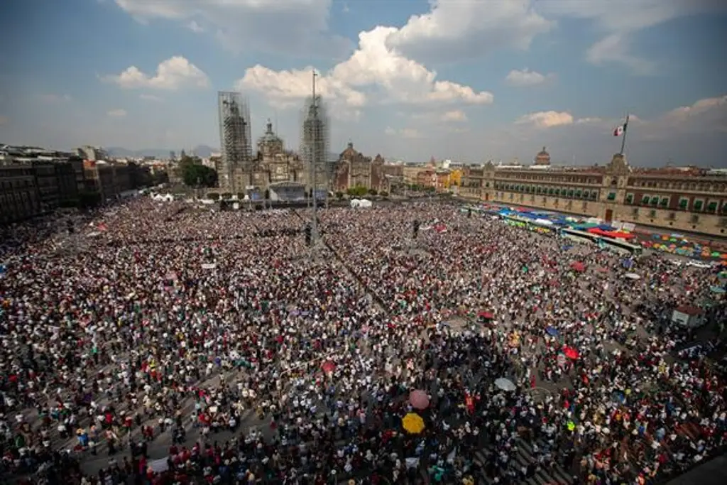 Imagen Aseguran fueron cerca de un millón 200 mil personas a marcha a favor de AMLO