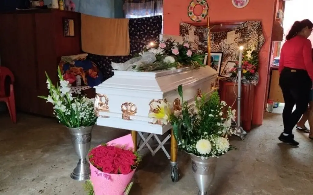 Imagen Despiden a Yesenia, soñaba con ser enfermera y hoy es la víctima 22 de feminicidio al sur de Veracruz 