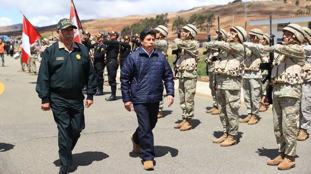 Imagen Piden a Fuerzas Armadas restablecer el orden constitucional en Perú