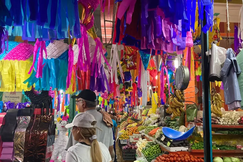 Imagen Por fiestas decembrinas, reportan gran afluencia en mercado Hidalgo de Veracruz