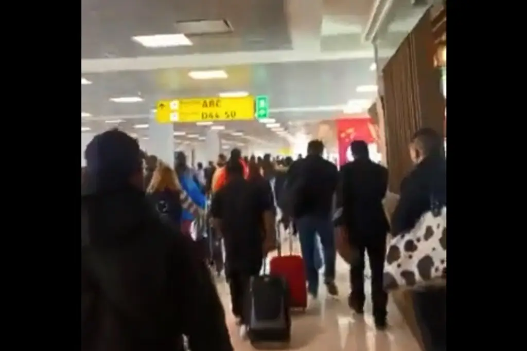 Imagen Desalojan aeropuerto de Guadalajara por incendio