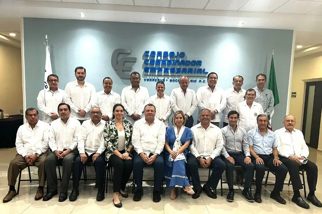 Imagen Reeligen a Luis Exsome como presidente del CCE en Veracruz  