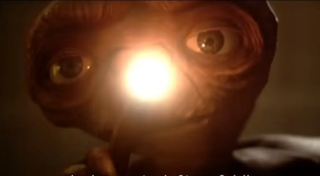 El muñeco original de “ET: El Extraterrestre” se subasta en 2,6 millones de  dólares