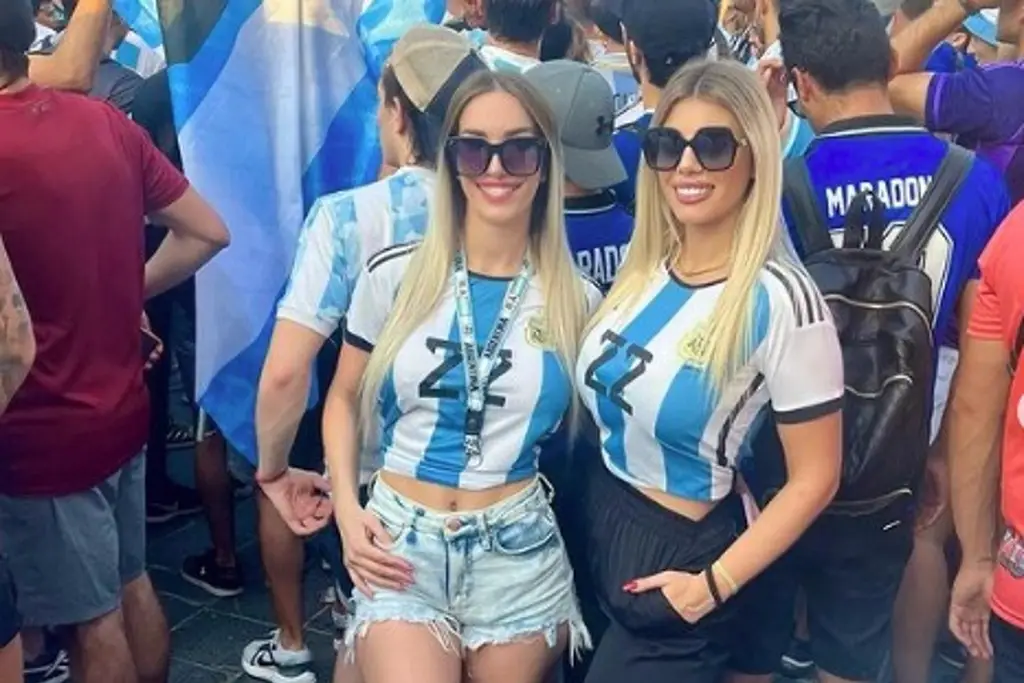 Imagen Aficionadas argentinas rompen reglas en Qatar y festejan en topless (+Foto)