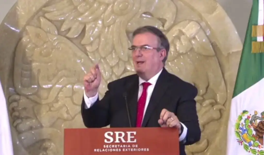 Imagen Reprobable e infundada expulsión del embajador de México en Perú: Ebrard