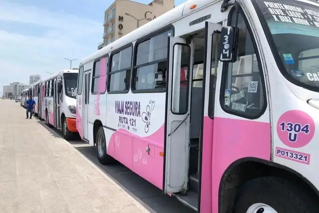 Imagen Incrementa el número de camiones rosas para mujeres en Veracruz